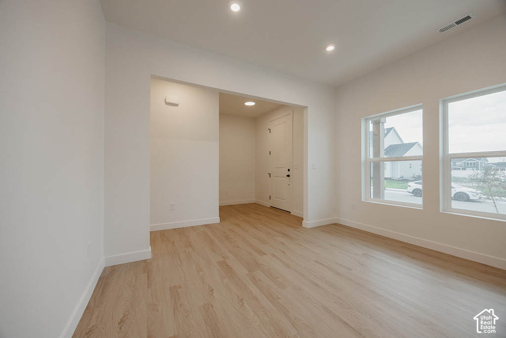 1089 E BLACKFEET DR photo 3
