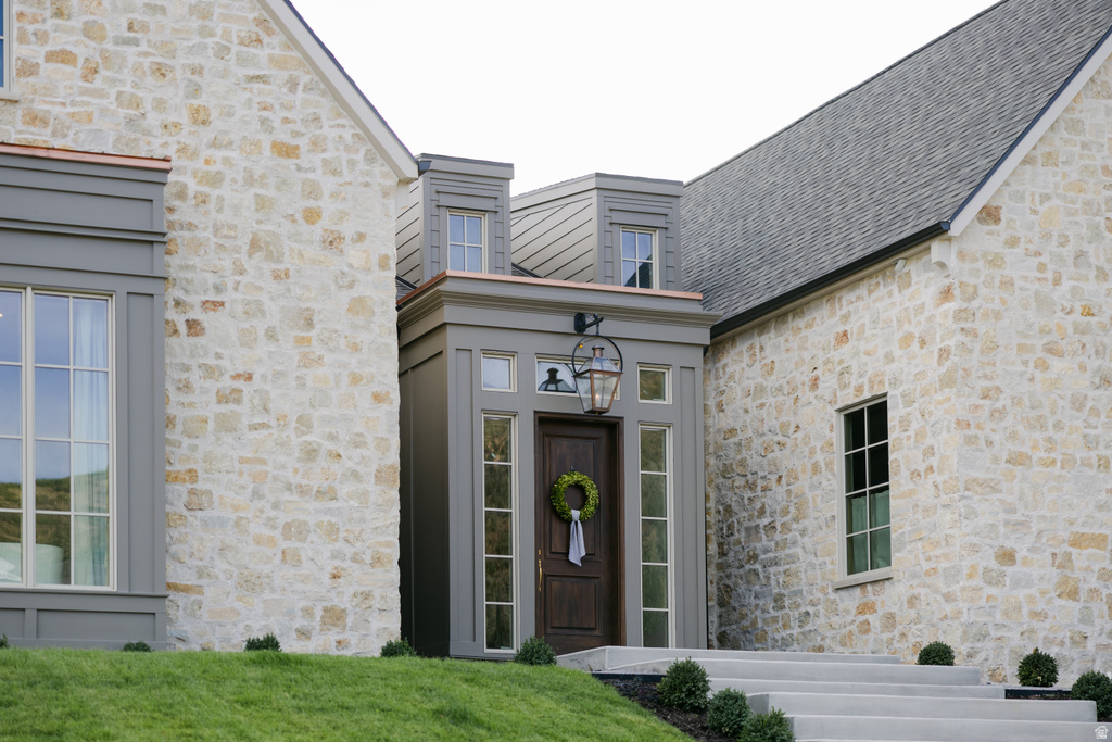 400 E SADDLE DR photo 3