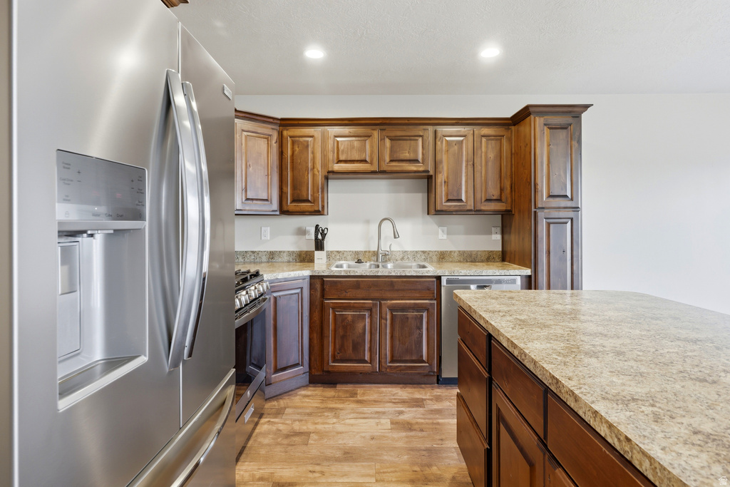 1852 E WHITETAIL DR photo 3