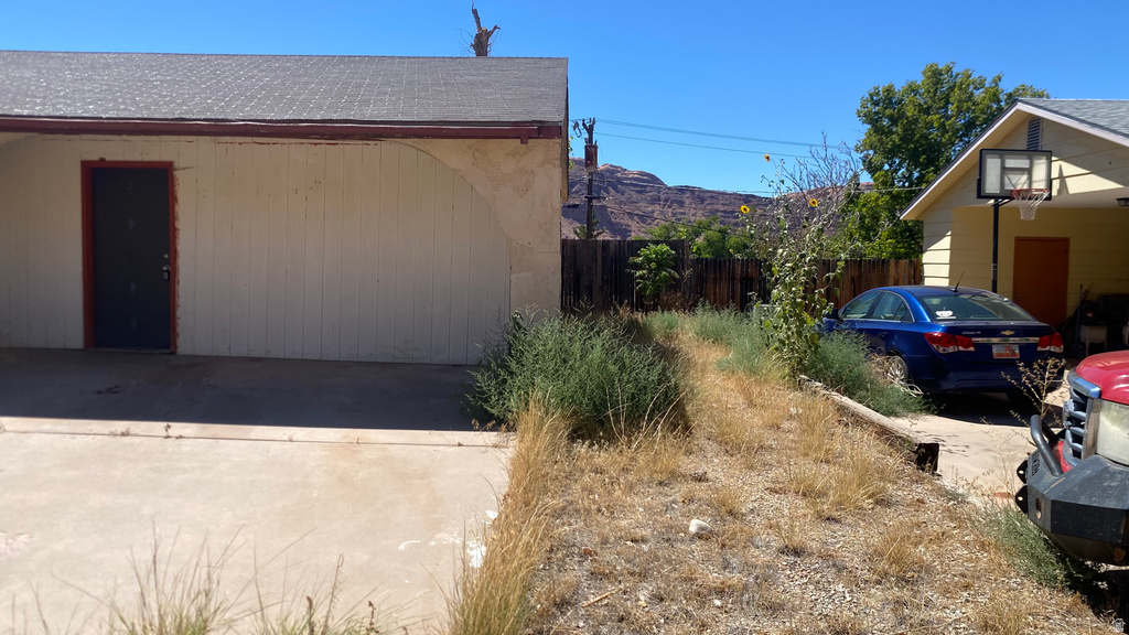 276 HILLSIDE DR photo 5