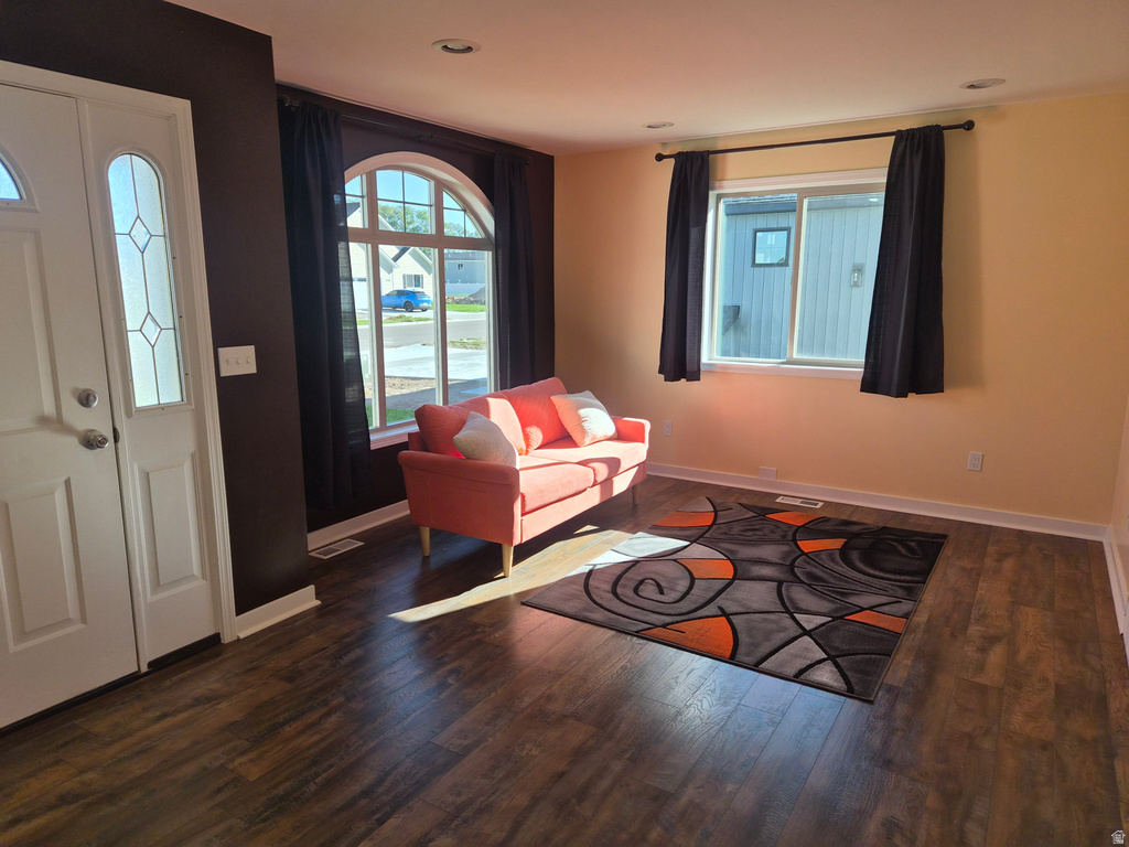 1069 HARRIS E LOOP photo 4