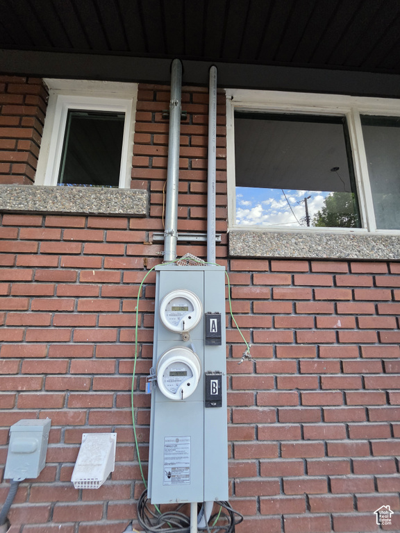 951 E 1300 S photo 4