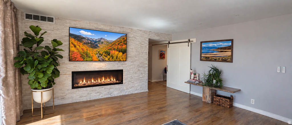875 S DONNER WAY photo 3