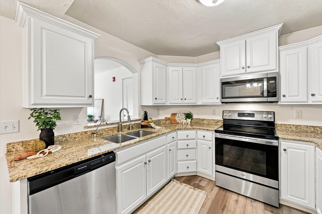 1045 S 1700 W photo 2
