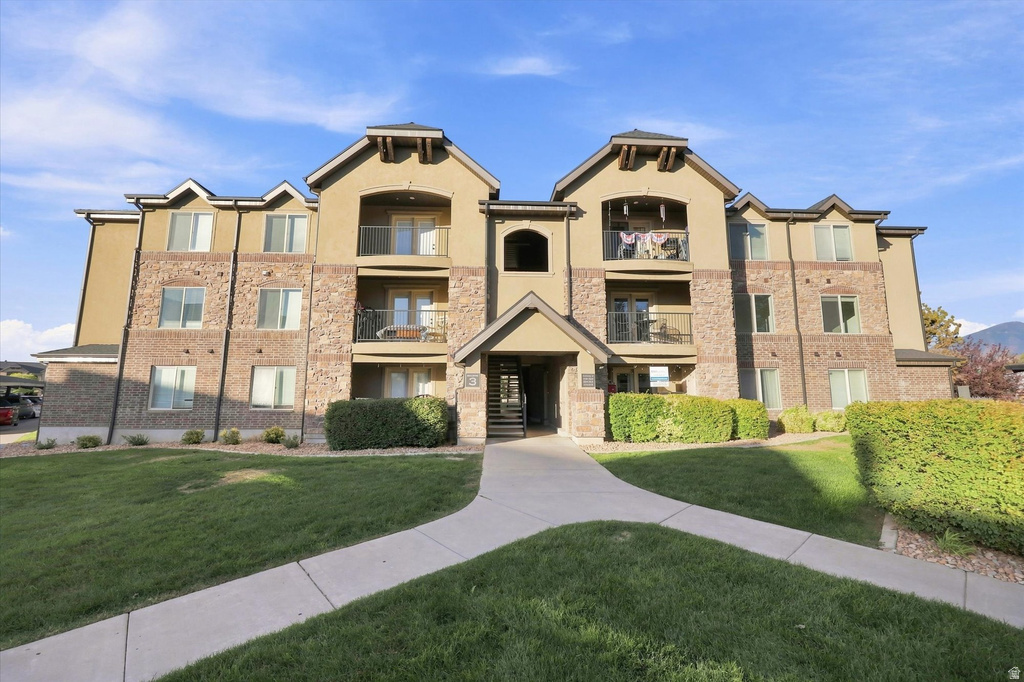 1045 S 1700 W photo 3