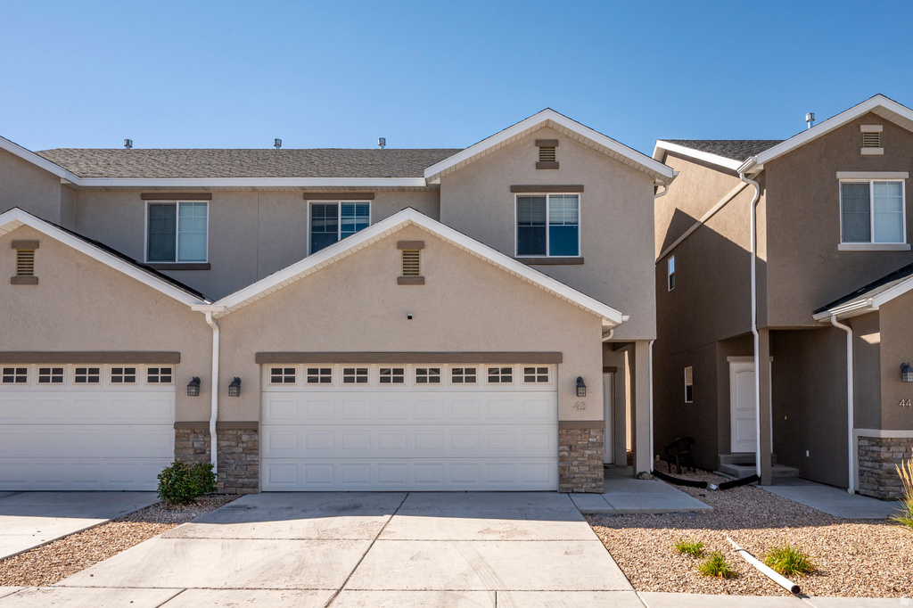 173 E FIDDLERS CANYON RD photo 2