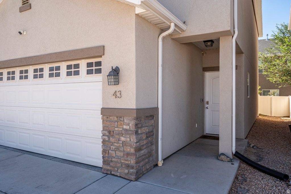 173 E FIDDLERS CANYON RD photo 3