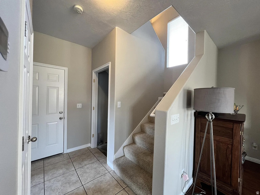 1577 W WYNGATE PARK DR photo 2