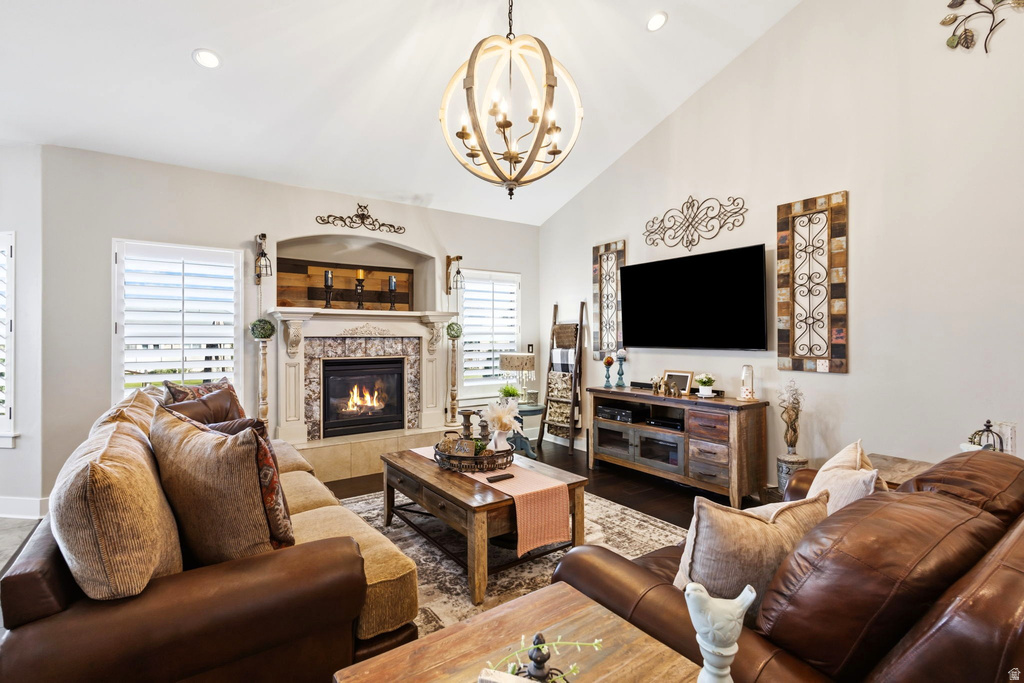 1642 W HUNTERS CREEK CIR photo 4