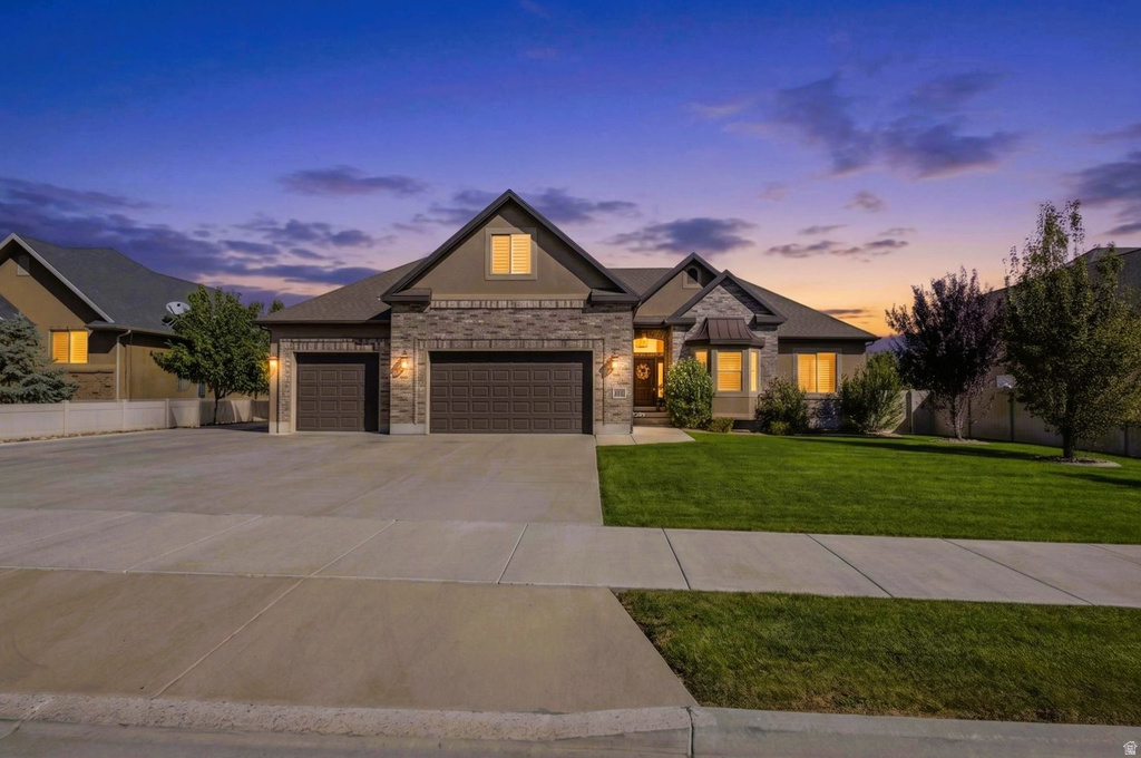 1642 W HUNTERS CREEK CIR photo 2