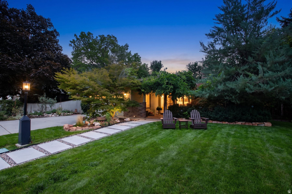 3620 E JONATHAN S DR photo 3