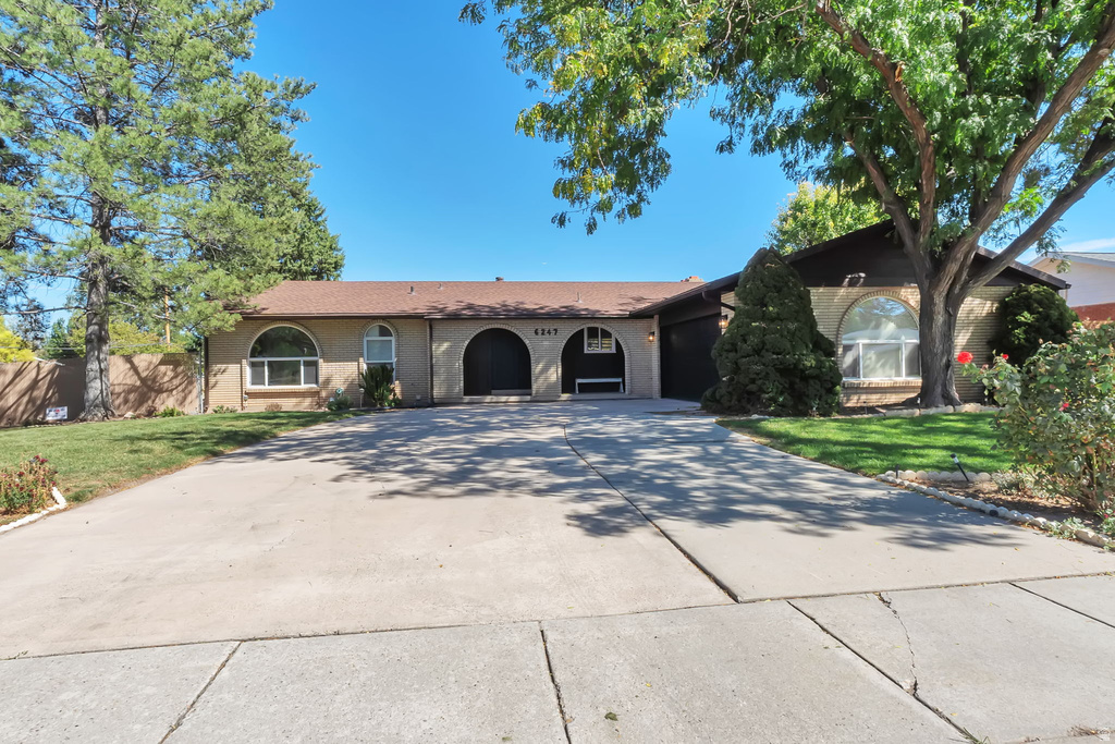 6247 S CORAL DR photo 2