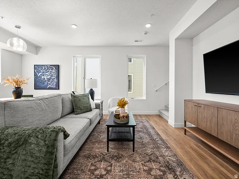 1034 W 1700 S photo 2