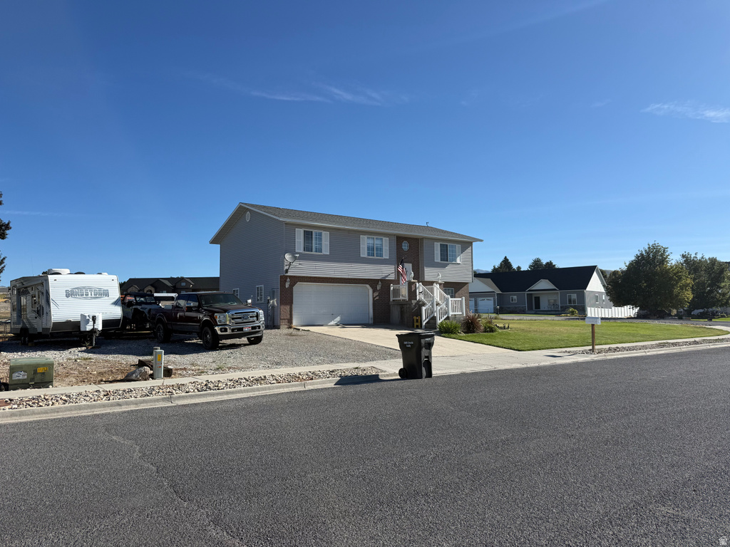 715 S HILLCREST LOOP photo 2