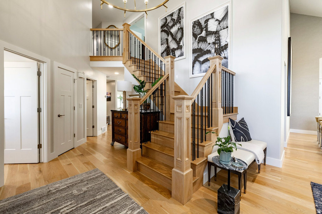 1026 E SPRINGWOOD DR photo 3