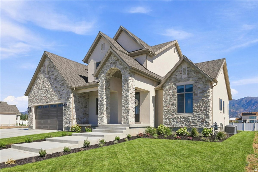 350 N AMBER LN photo 3