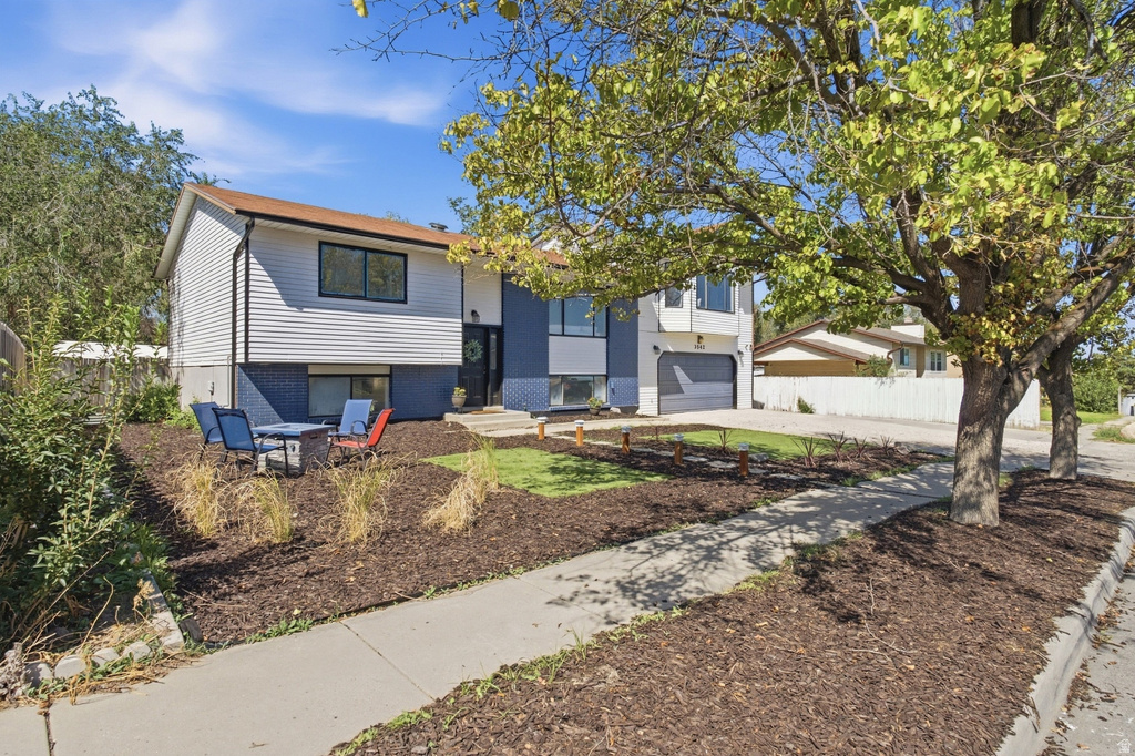 3542 S TOOLSON DR photo 3