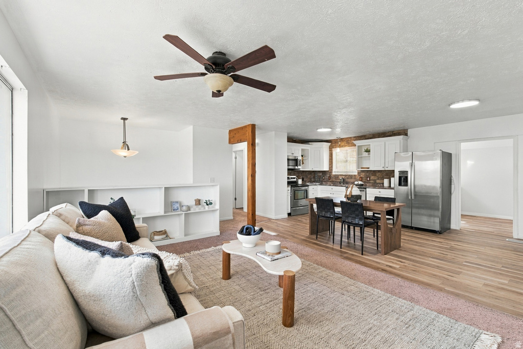 3542 S TOOLSON DR photo 5