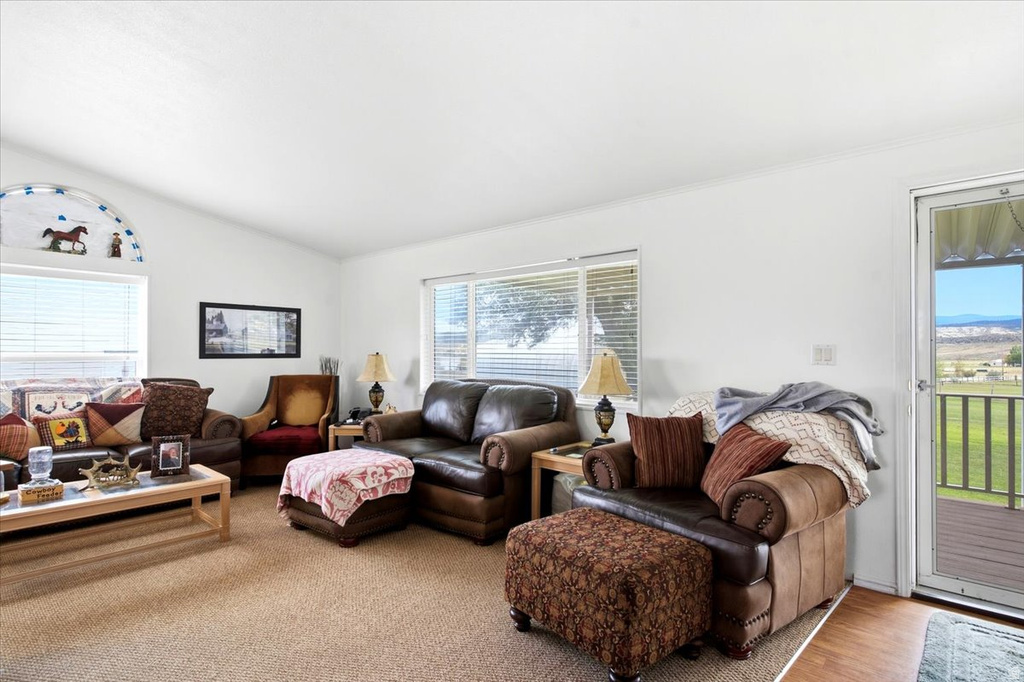 520 S MEADOW VIEW DR photo 3