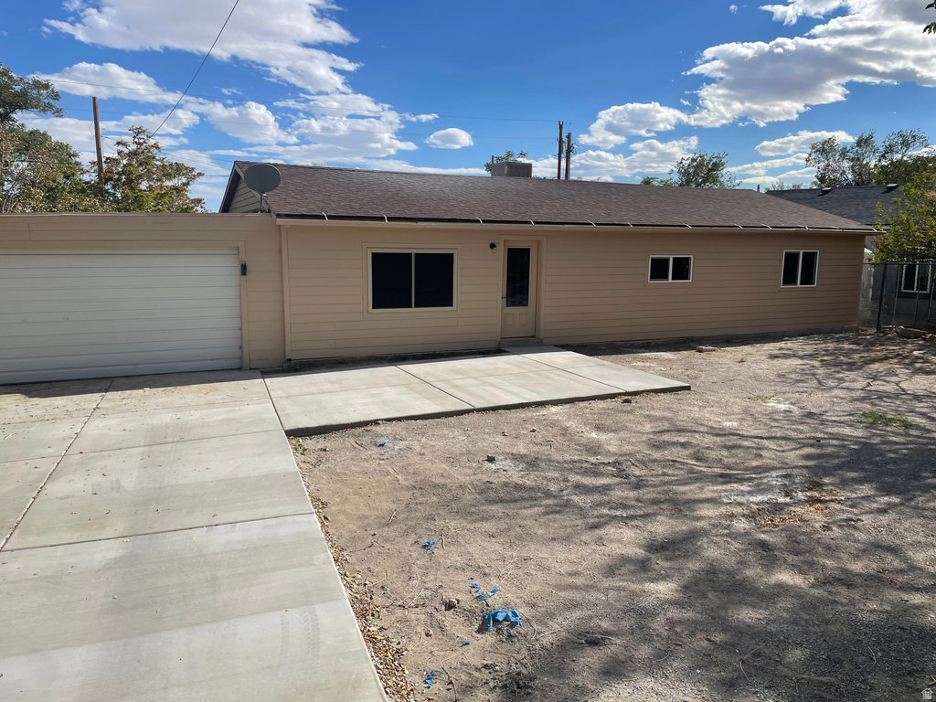 634 TOANA ST photo 2