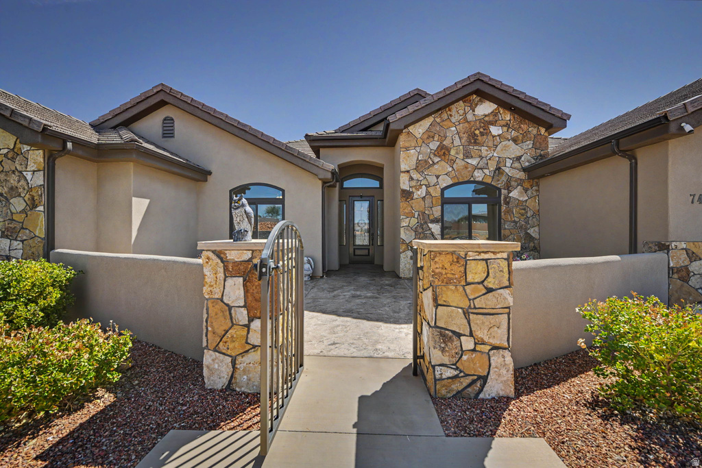 74 N CLIFFSIDE DR photo 4