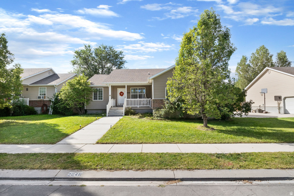 2048 E JUNIPER DR photo 2