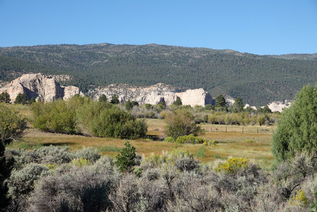 3600 S Teasdale Rd, Teasdale, UT 84773
