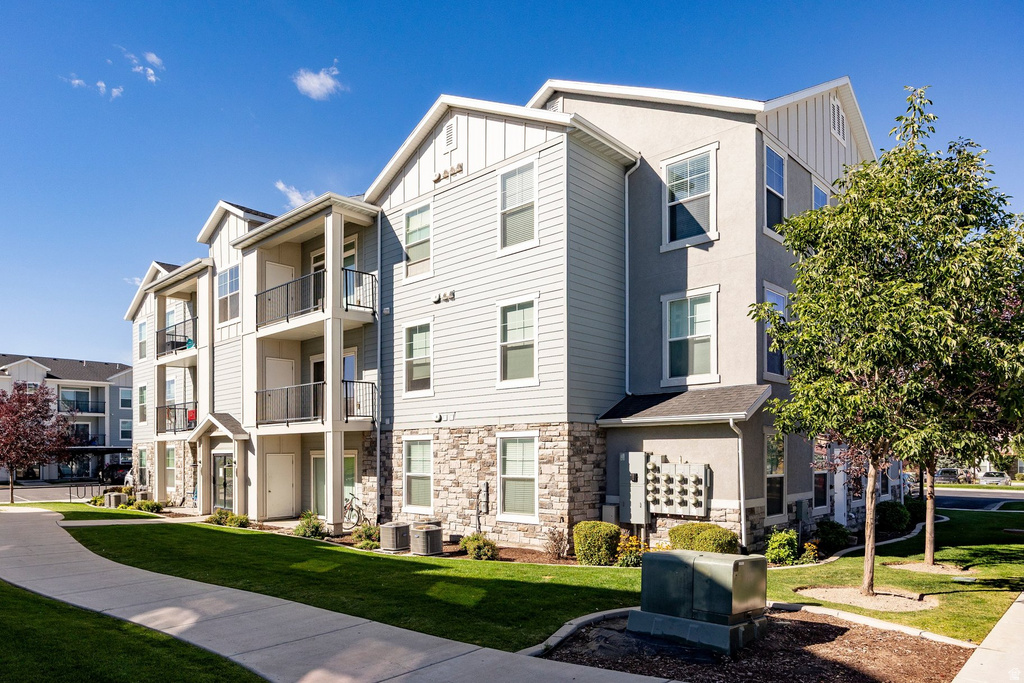 1128 S 820 E photo 2