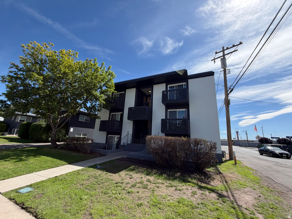 120 E UTOPIA S AVE photo 2