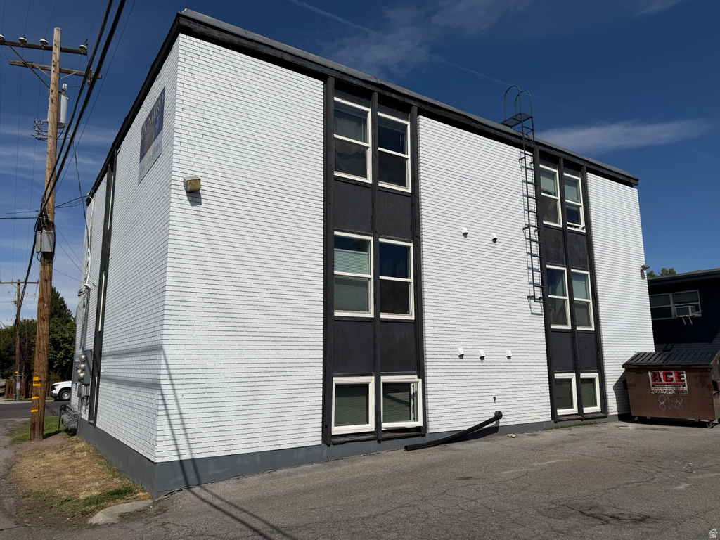 120 E UTOPIA S AVE photo 3