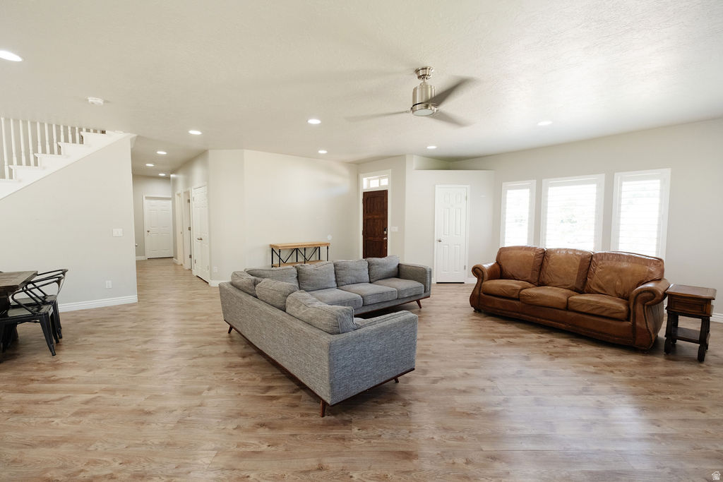5042 S VIKING DR photo 2
