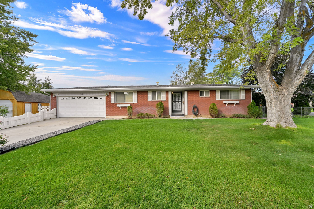 327 PARK PL photo 2