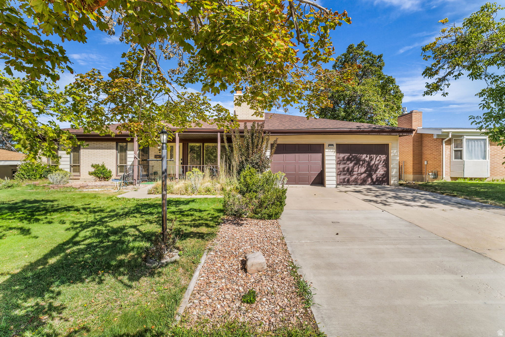 221 SKYLINE DR photo 3