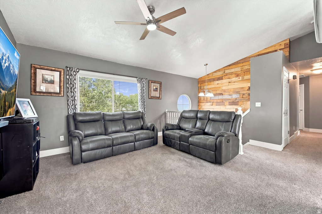 2257 N 2290 W photo 3