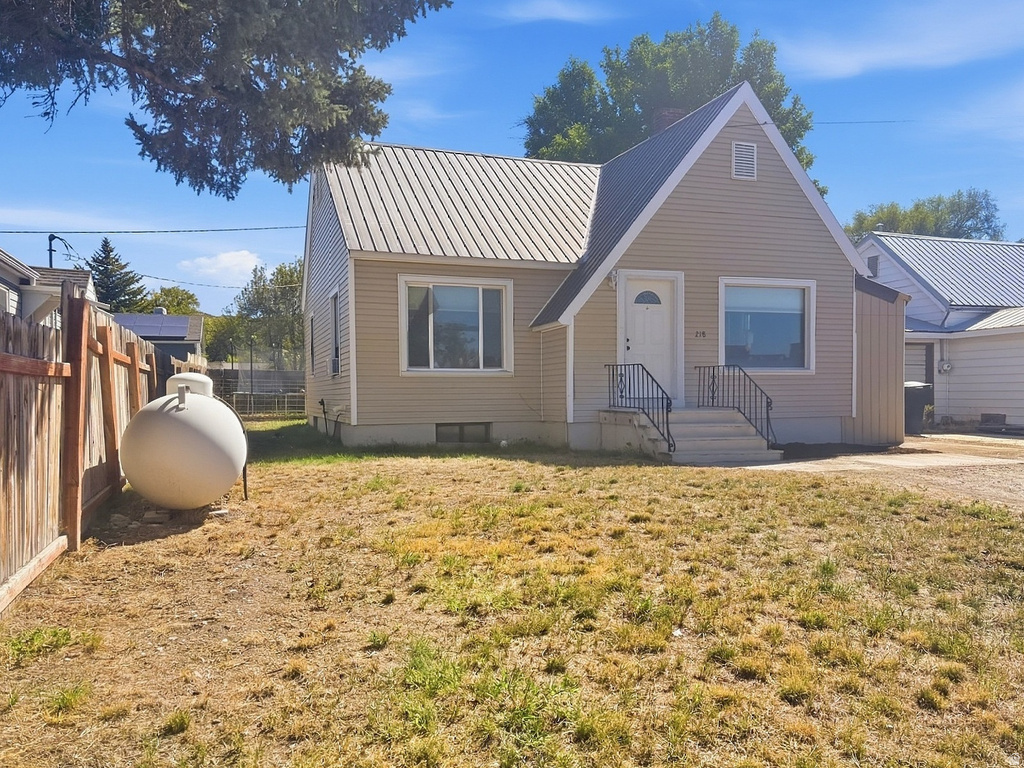 218 N 100 W photo 2