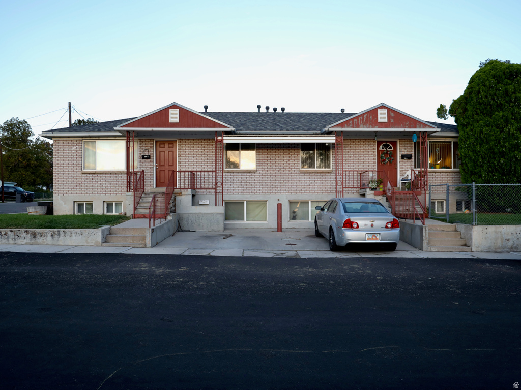 8775 S 40 E photo 2