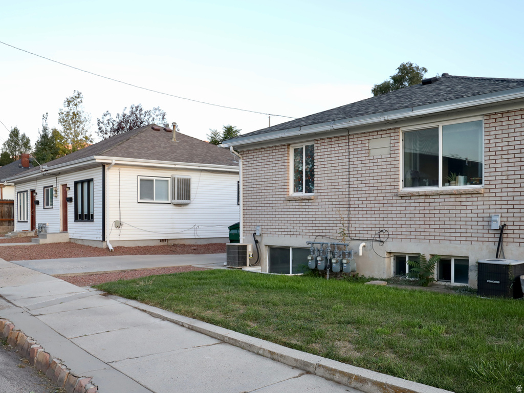 8775 S 40 E photo 4