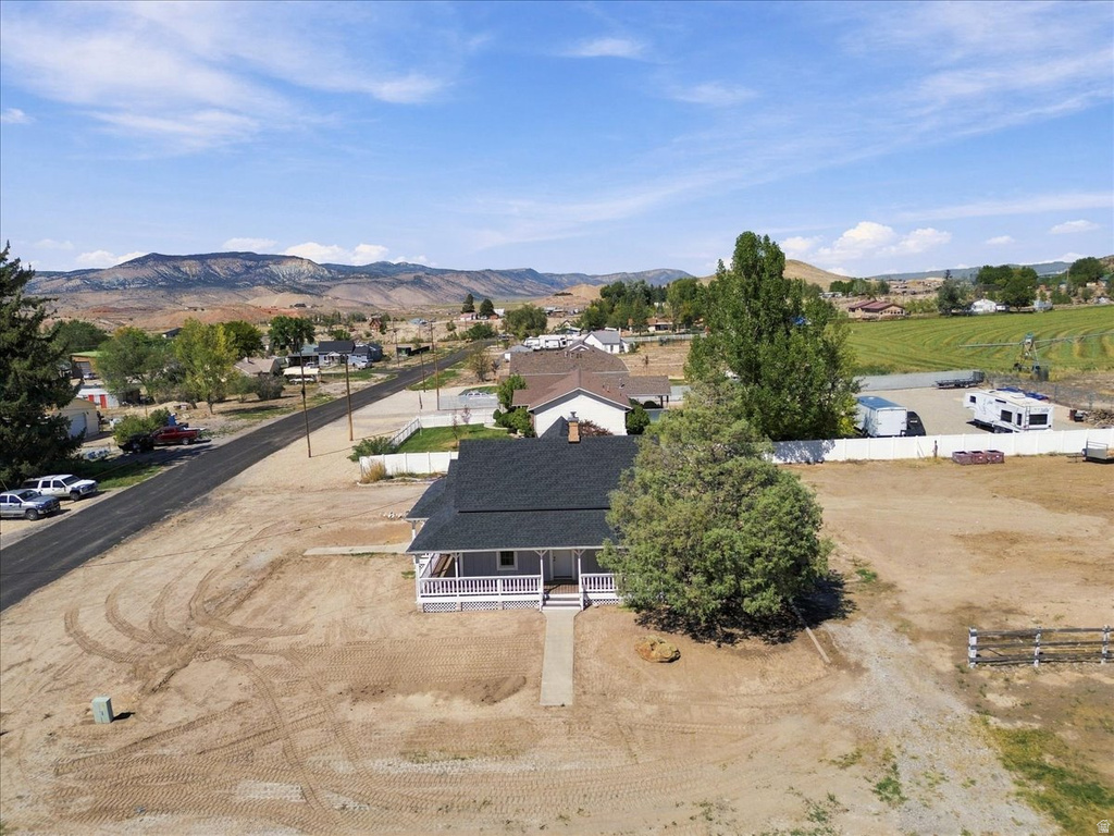 111 E CENTER photo 4
