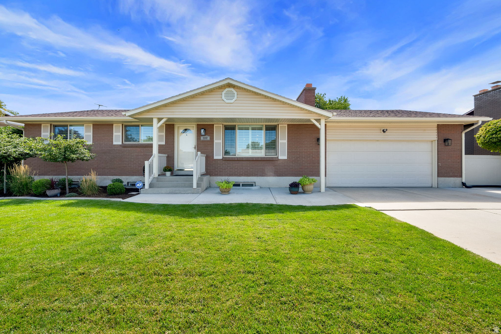 3357 W BLUE HAVEN S DR photo 2