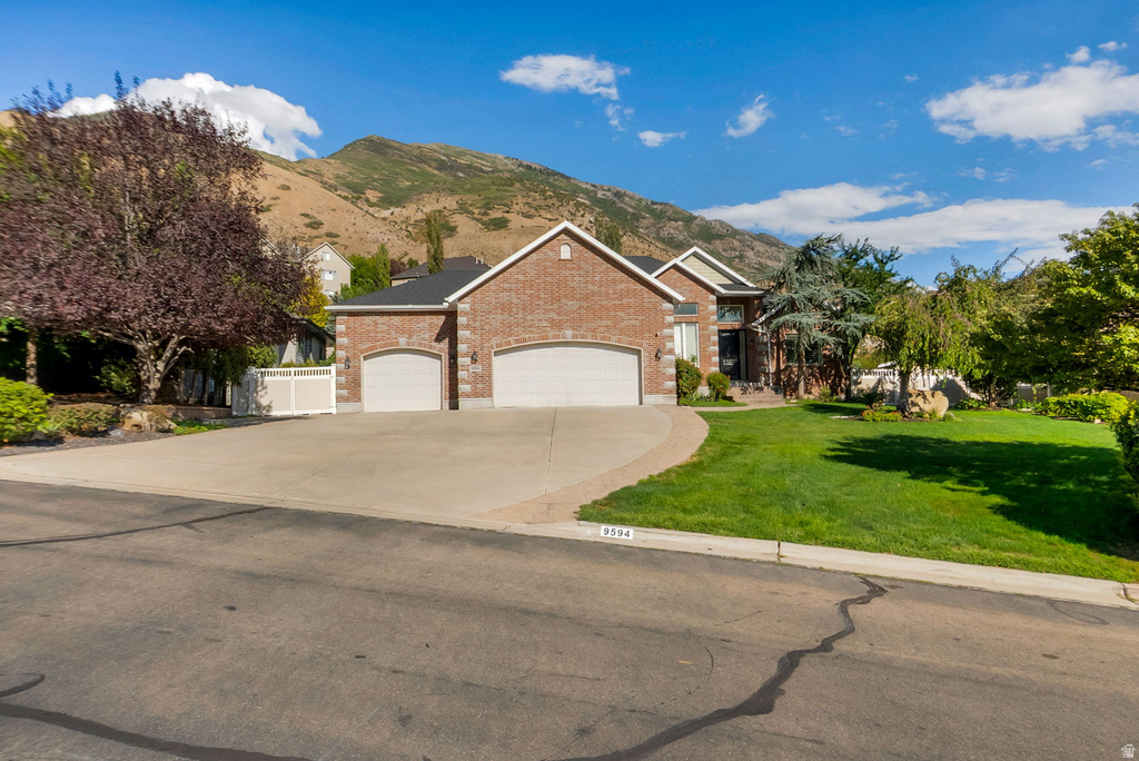 9594 N AZTEC DR photo 3
