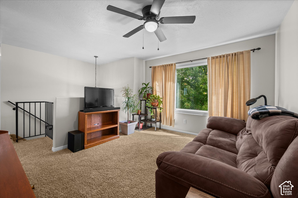 591 N ORCHARD AVE photo 4
