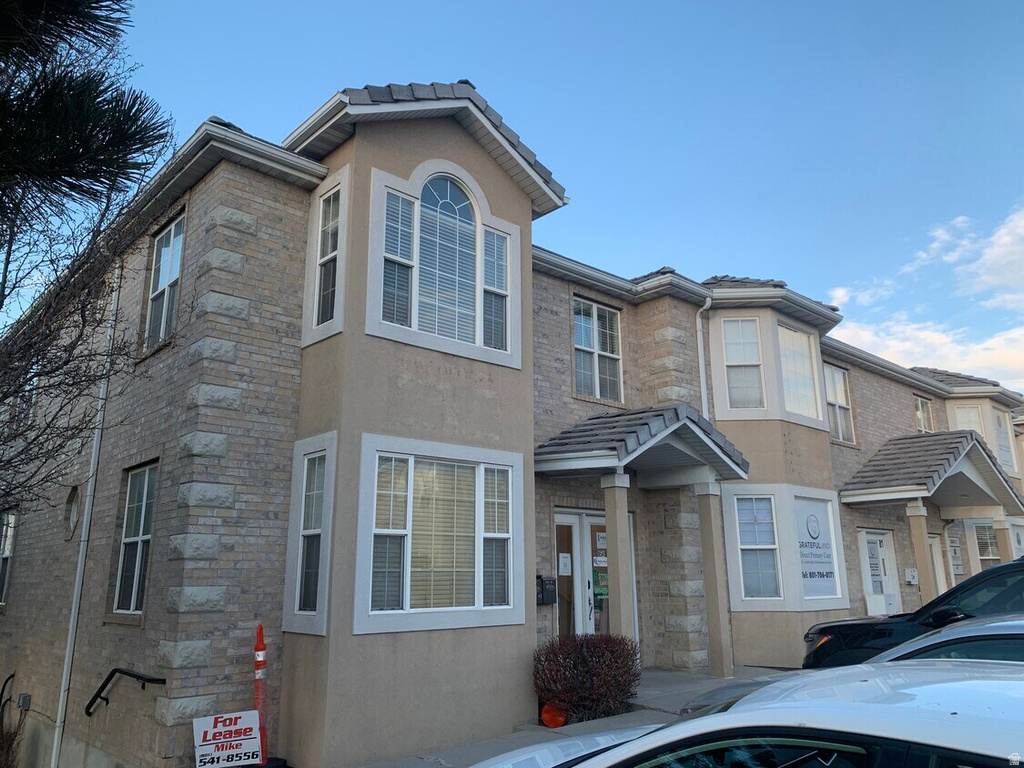 8541 S REDWOOD RD photo 2