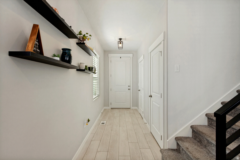 5044 N FOLKSTONE DR photo 3