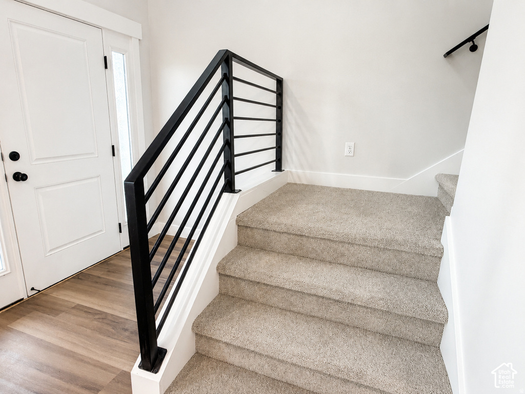 1198 S VILLAGE LN photo 3