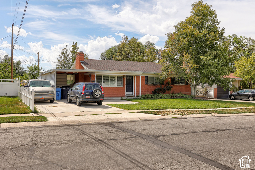 1344 E MARIPOSA S AVE photo 3