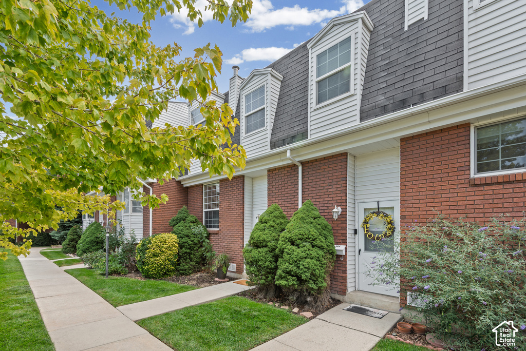 668 E WILLIAMSBURG CIR photo 4