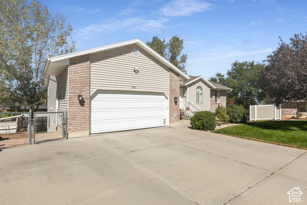 1215 E 900 N photo 3