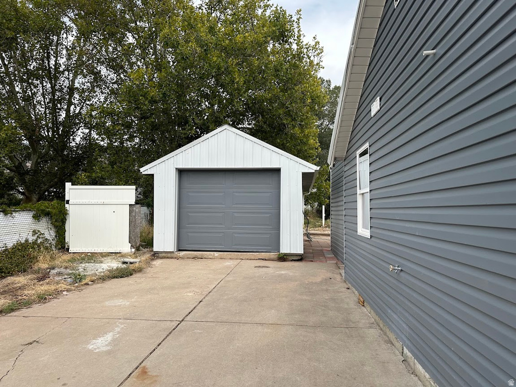 3574 MADISON AVE photo 3