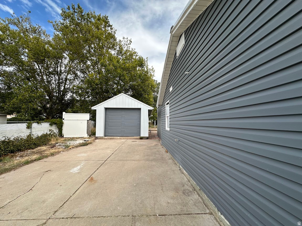 3574 MADISON AVE photo 2