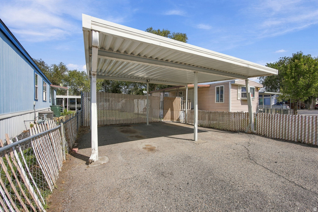 7166 APALOOSA DR photo 4